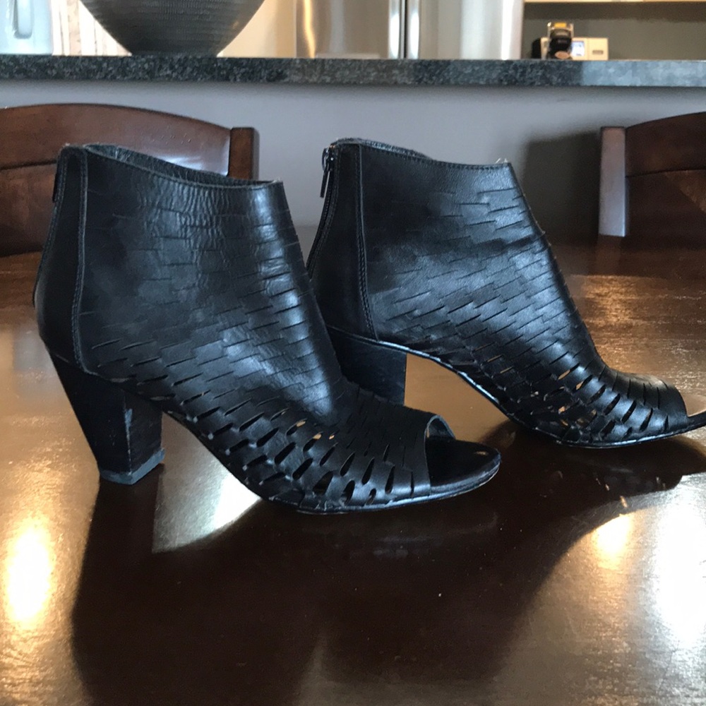 Peep toe Booties